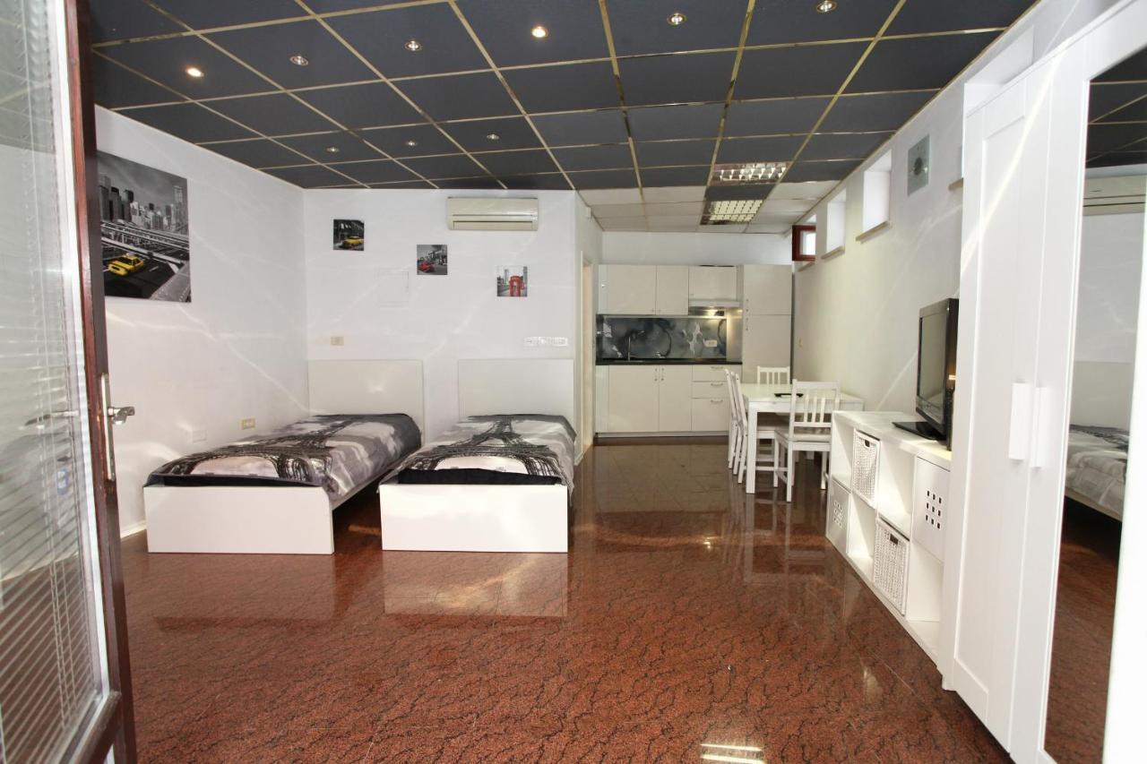 Koper Central King Studio Samo エクステリア 写真