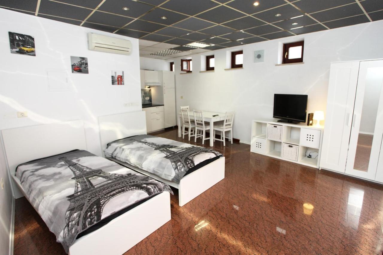 Koper Central King Studio Samo エクステリア 写真